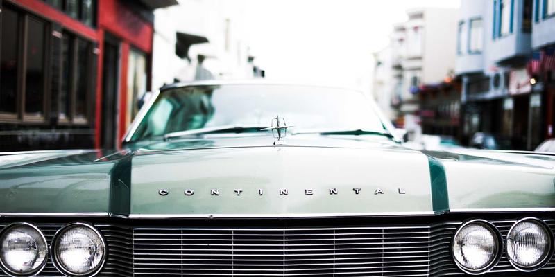 紫色梦境：一站式婚礼甜品台设计全攻略，从翻糖艺术到创意饮品的完美搭配