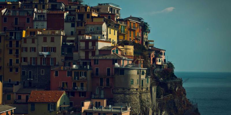 紫色浪漫之旅：目的地婚礼婚庆服务筹备全攻略，打造梦幻仪式