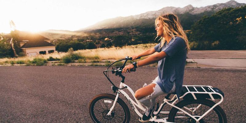 紫色迷情还是视觉灾难？评估宴会厅适配紫色主题婚礼的五大避坑维度